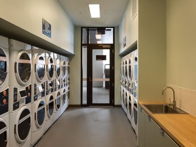 UniLodge Perth Central - Laundry room