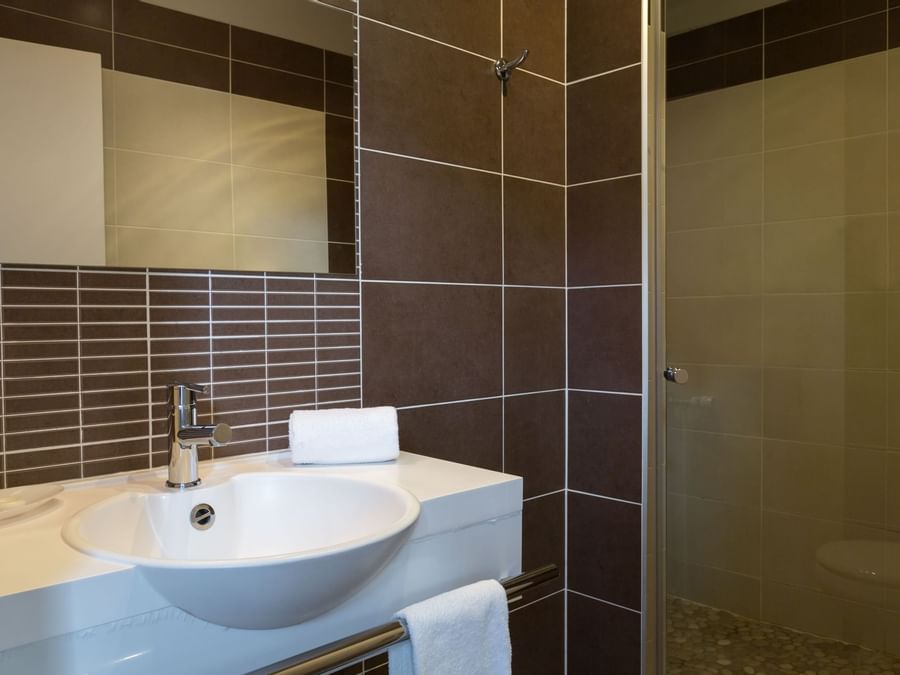 Bathroom vanity in bedrooms at Hotel Dau Ly