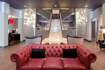 The interior view of the lobby at the Sandman Signature London G