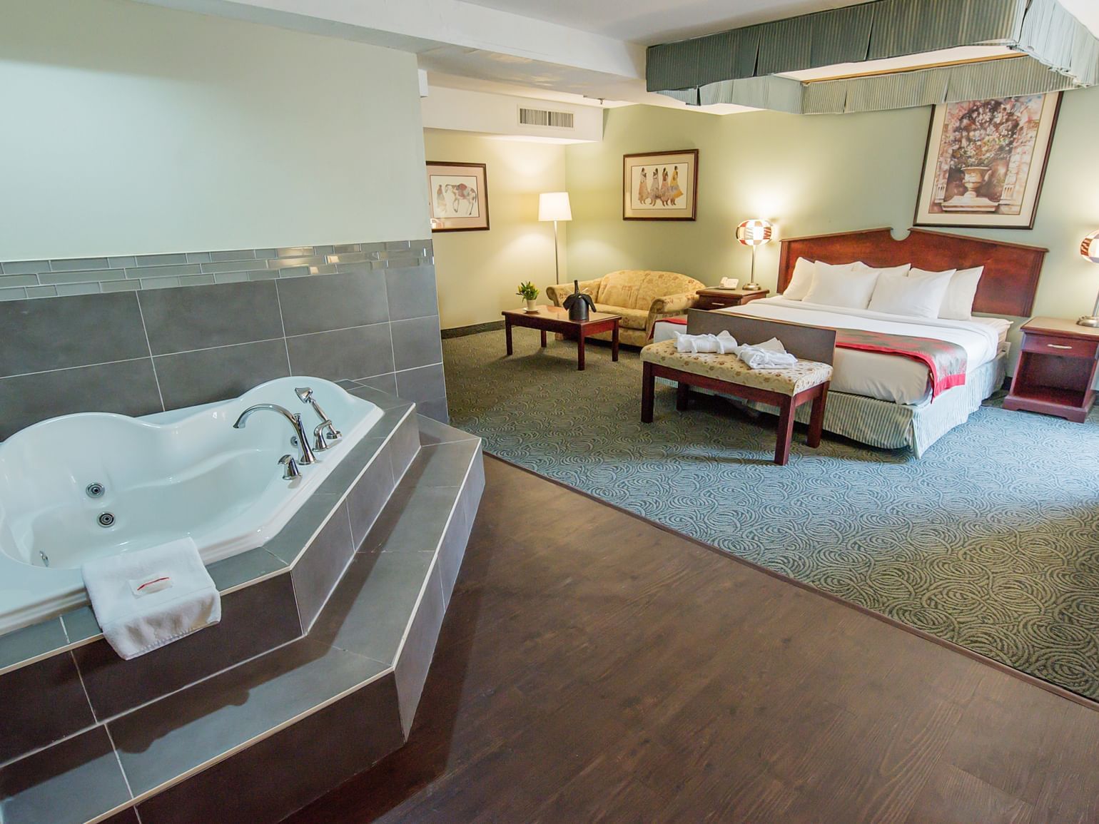 Interior & decor of King Bed with Sofa Bed & Jacuzzi Room at Harrison Lake Hotel