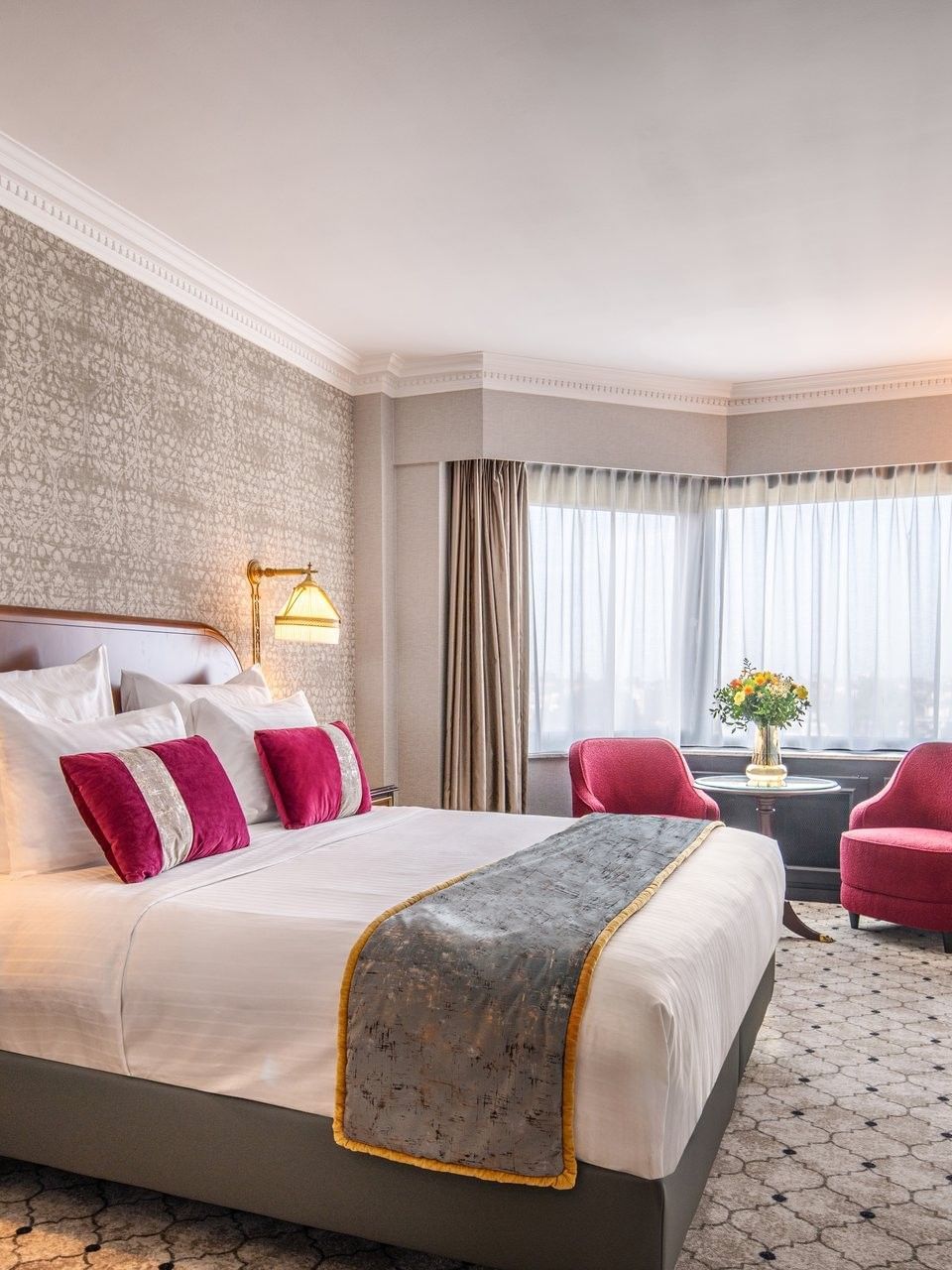 Luxe Deluxe Kamer met tweepersoonsbed en uitzicht bij Hotel Barsey by Warwick in Brussel.