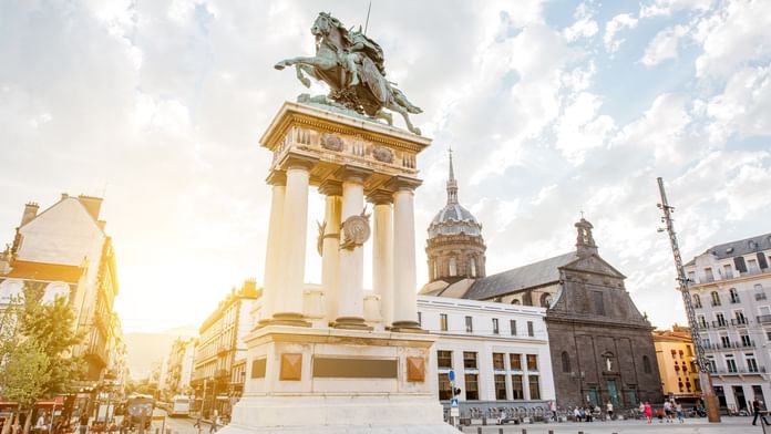 Statue of Vercingetorix near Oceania Hotels