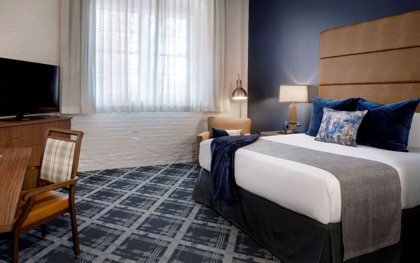Overview of Queen Studio room at Hotel at Old Town 