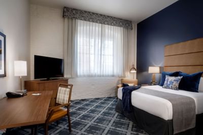 Overview of Queen Studio room at Hotel at Old Town