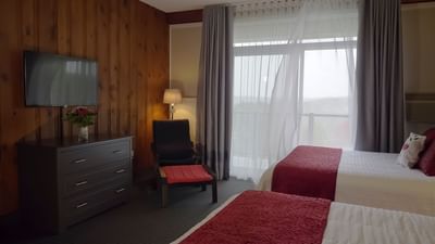 Queen Beds with TV in Superior Two Queen at Hotel Mont Gabriel