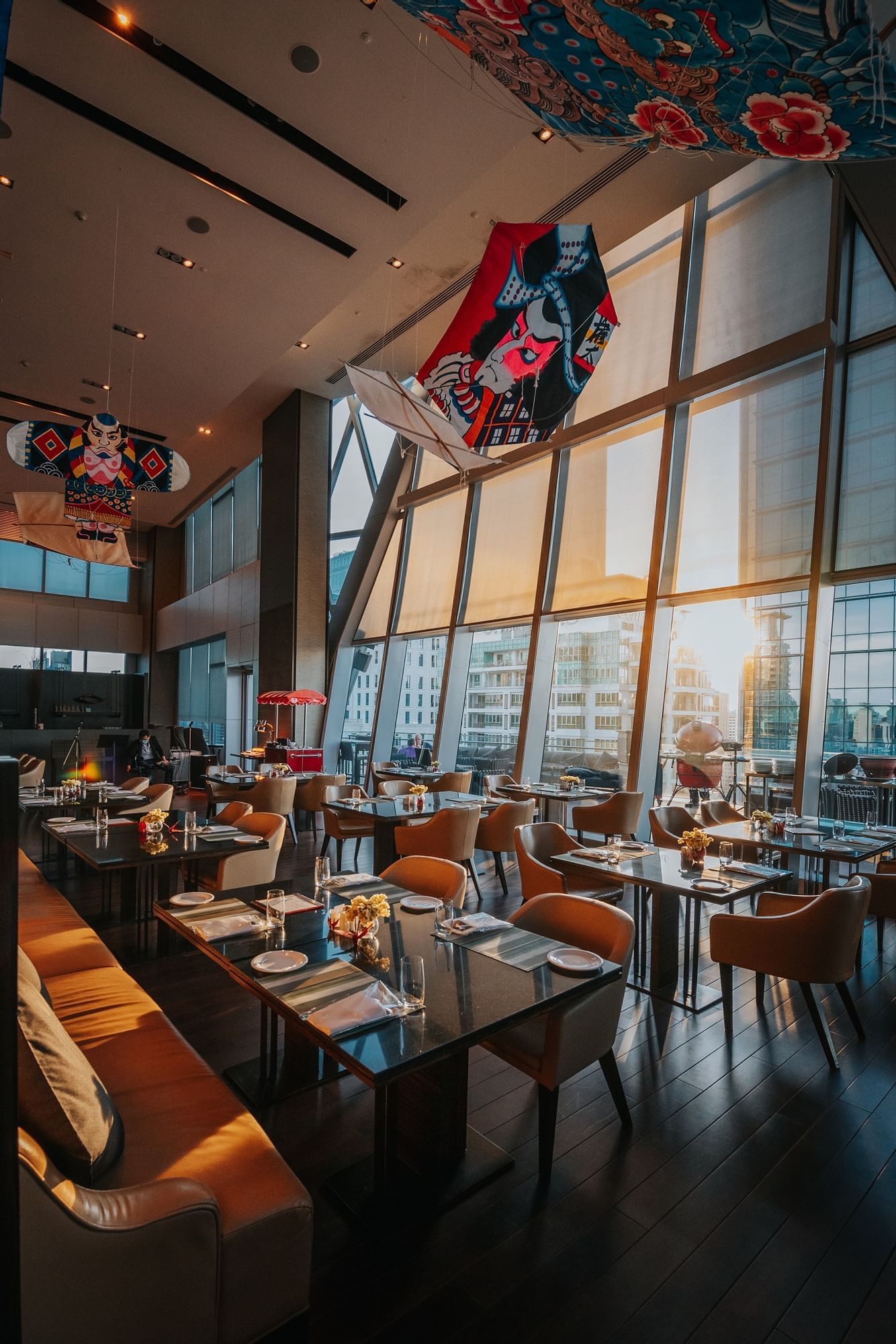 アップ ＆ アボーヴ レストラン & バー | The Okura Prestige Bangkok