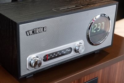 Victrola radio at Hotel Earl
