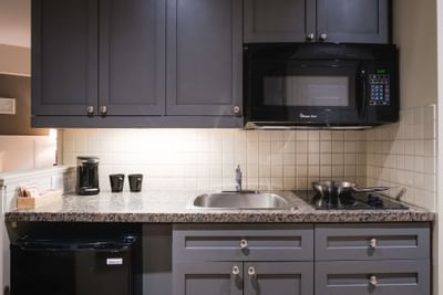 Kitchenette of Executive Studio at Summit Lodge