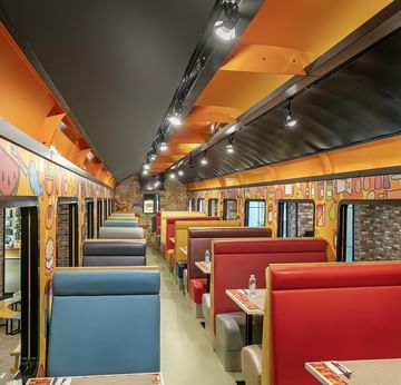 Tini Kids Restoran – Titanic Deluxe Golf Belek’te Çocuklara Özel Renkli Yemek Alanı