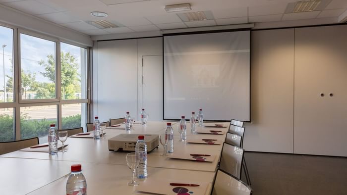 Interior of a Meeting room at Hotel des Lys