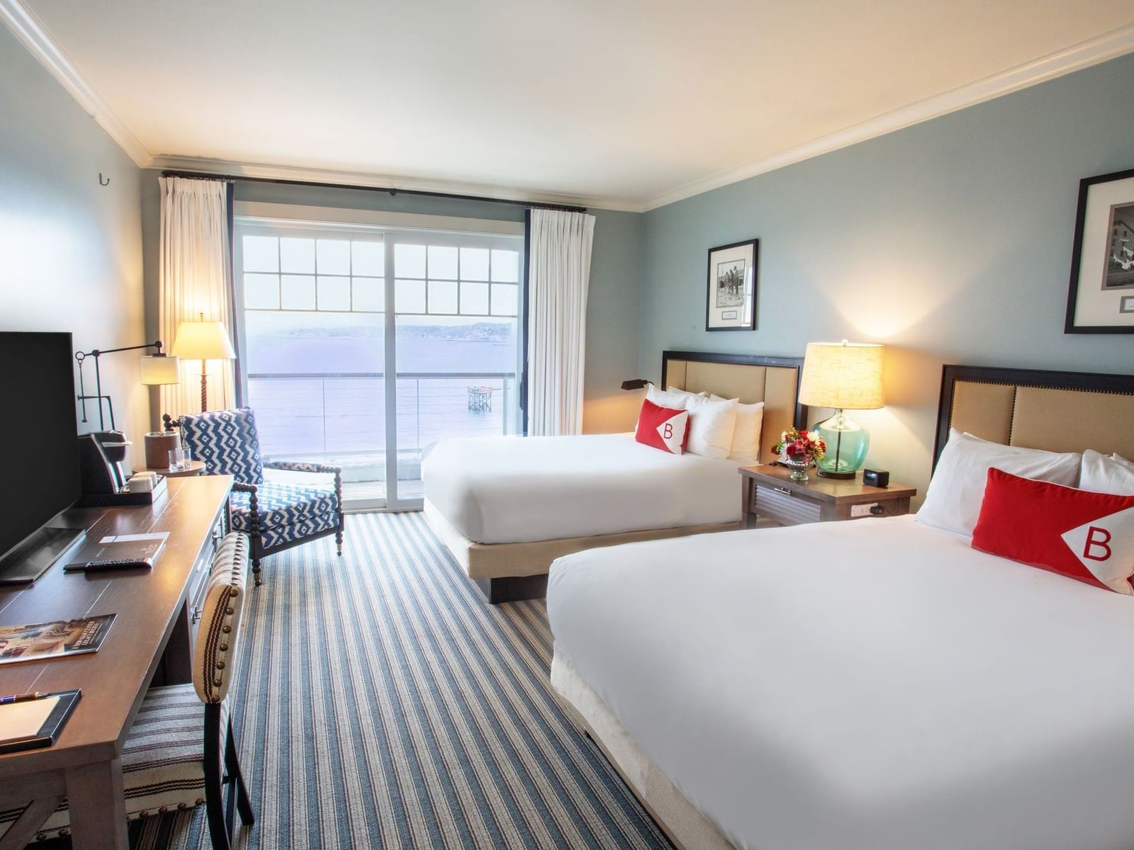 Beds in Oceanfront Queen Balcony at Beauport Hotel Gloucester