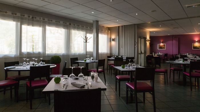 Dining area in a restaurant at Hotel Eclipse