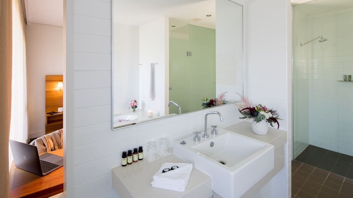 Bathroom at Pullman Magenta shores