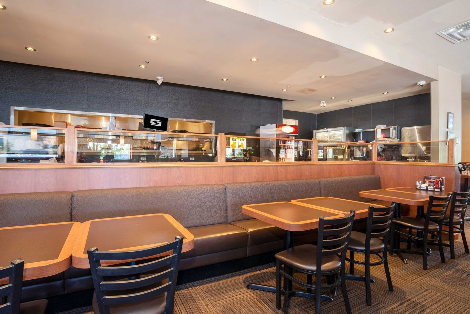 Oakville Restaurants Breakfast Restaurants Oakville Sandman Hotel