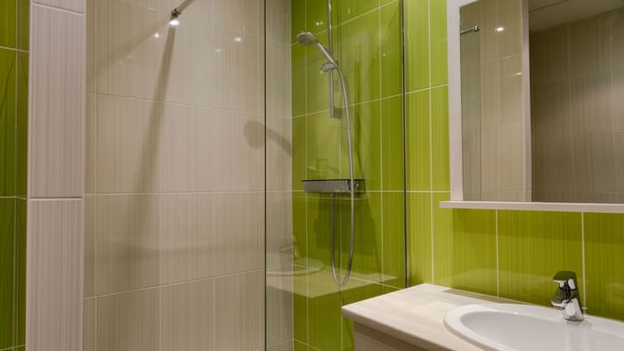 Bathroom vanity of Junior suites rooms at Hotel des Lys