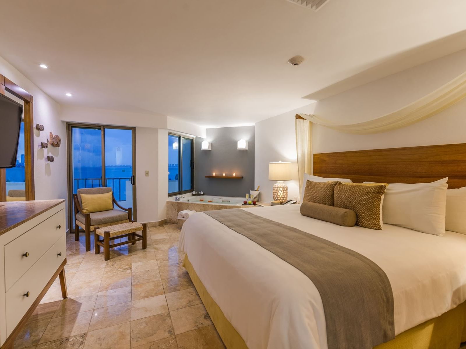 King Room with Spa inside