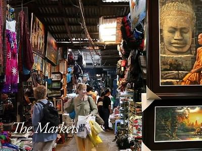 People in the Russian Market near Sunway Hotel Phnom Penh