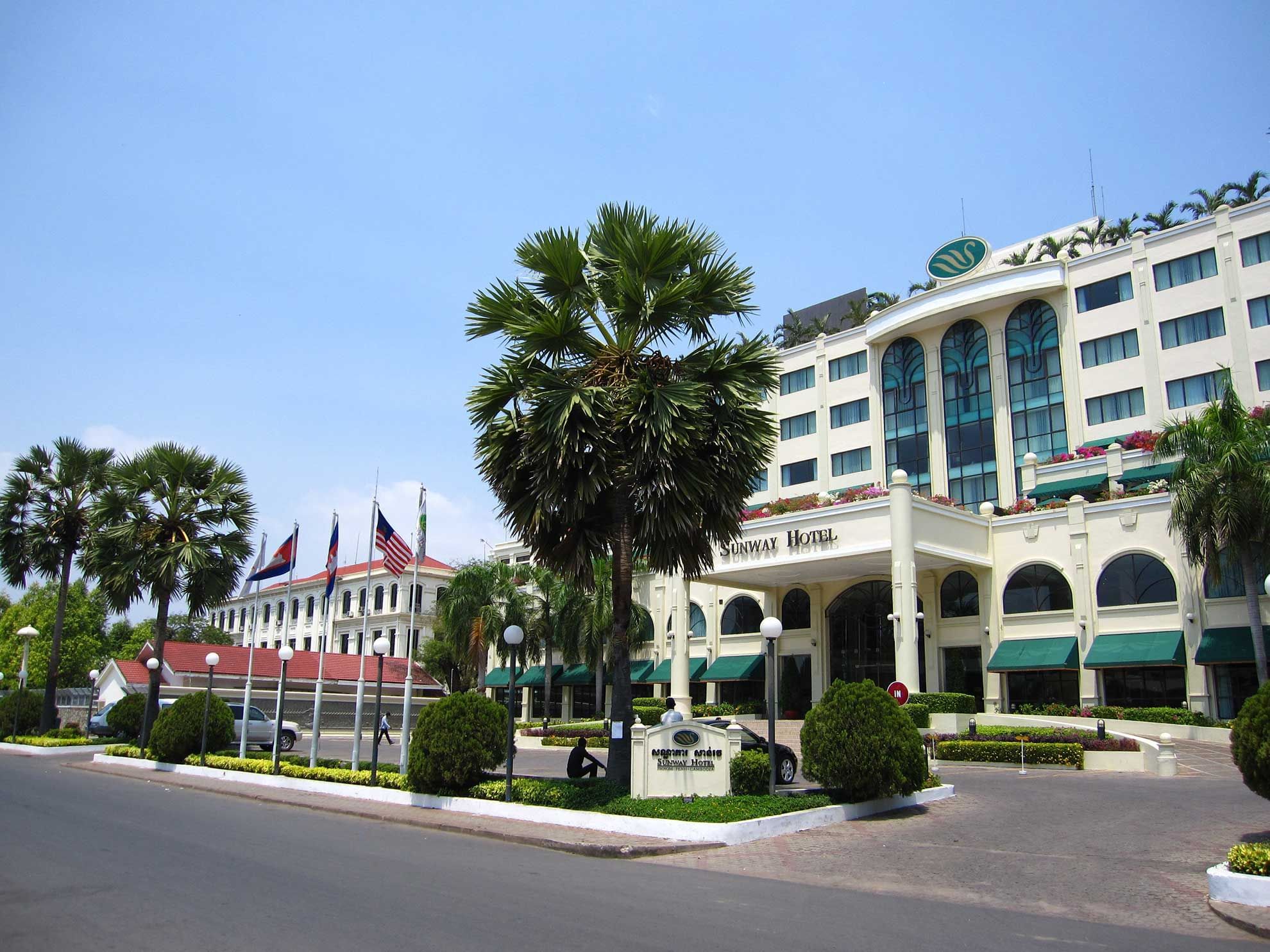 Exterior view of the hotel & motor lobby in Sunway Hotel Phnom Penh featuring free parking