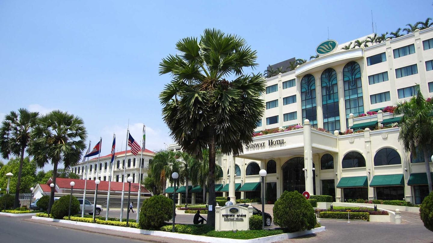 Exterior view of the hotel & motor lobby in Sunway Hotel Phnom Penh featuring free parking