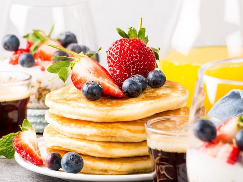 In-room Dining at Maani Muscat Hotel & Suites