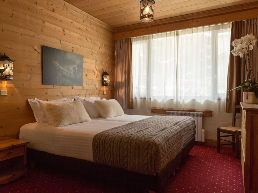 Interior of the Standard Room at Chalet-Hotel La Chemenaz