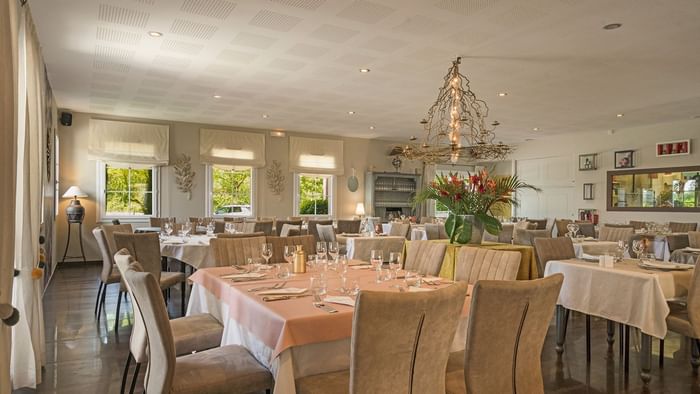 Restaurant with modern dining at Hotel Le Pille