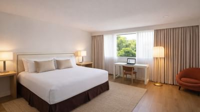 Beautiful room photo with desk working station 