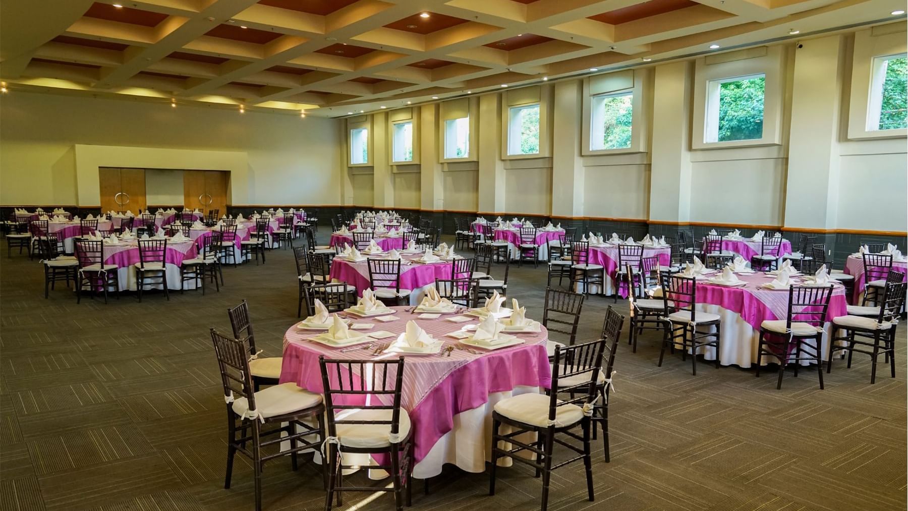 Table arrangement at Gamma Xalapa Nubara of Gamma Hotels