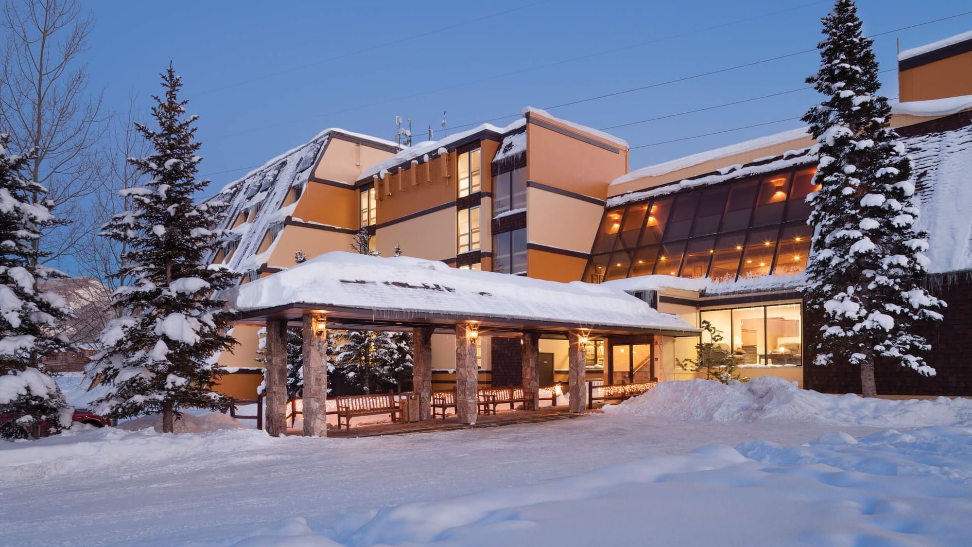  Exterior view of Steamboat Hilltop at Legacy Vacation Resorts 