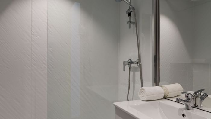 Interior of a bathroom in a room at Hotel Agora