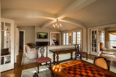 Living room with wooden floors in Catalina Island suites at Mt Ada