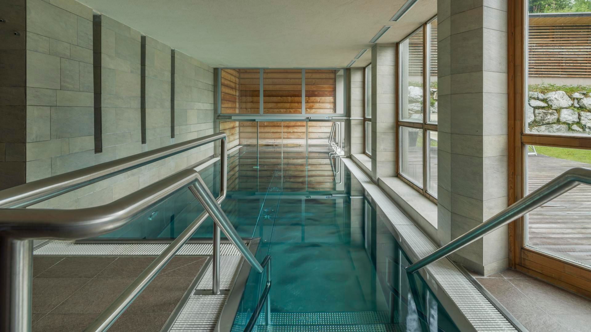 Falkensteiner Premium Apartments edel:weiss Spa Innenbereich Pool