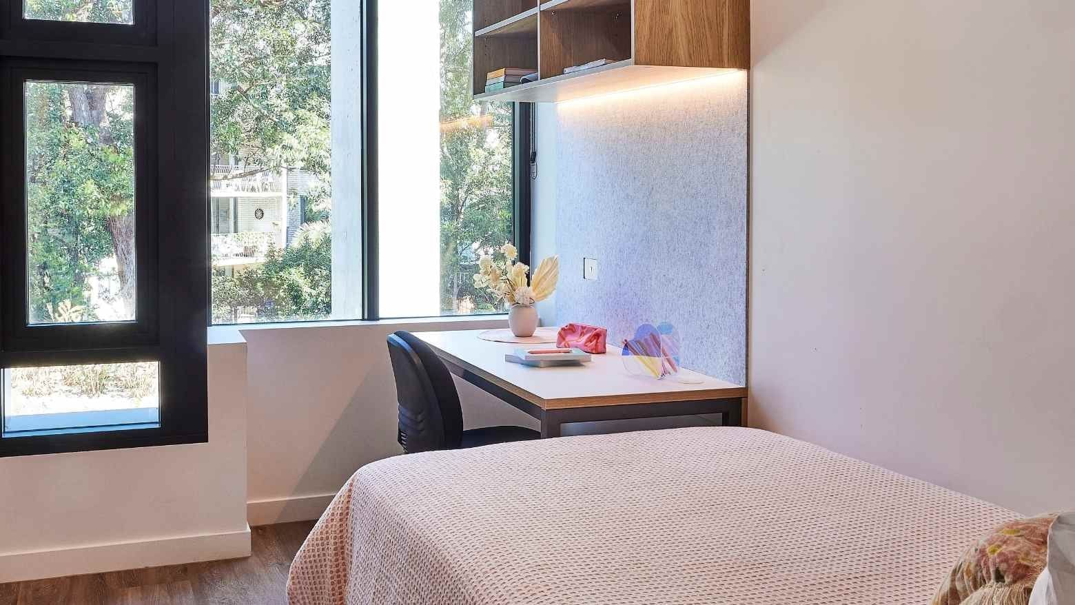 7 or 8 Bedroom Shared Apartment