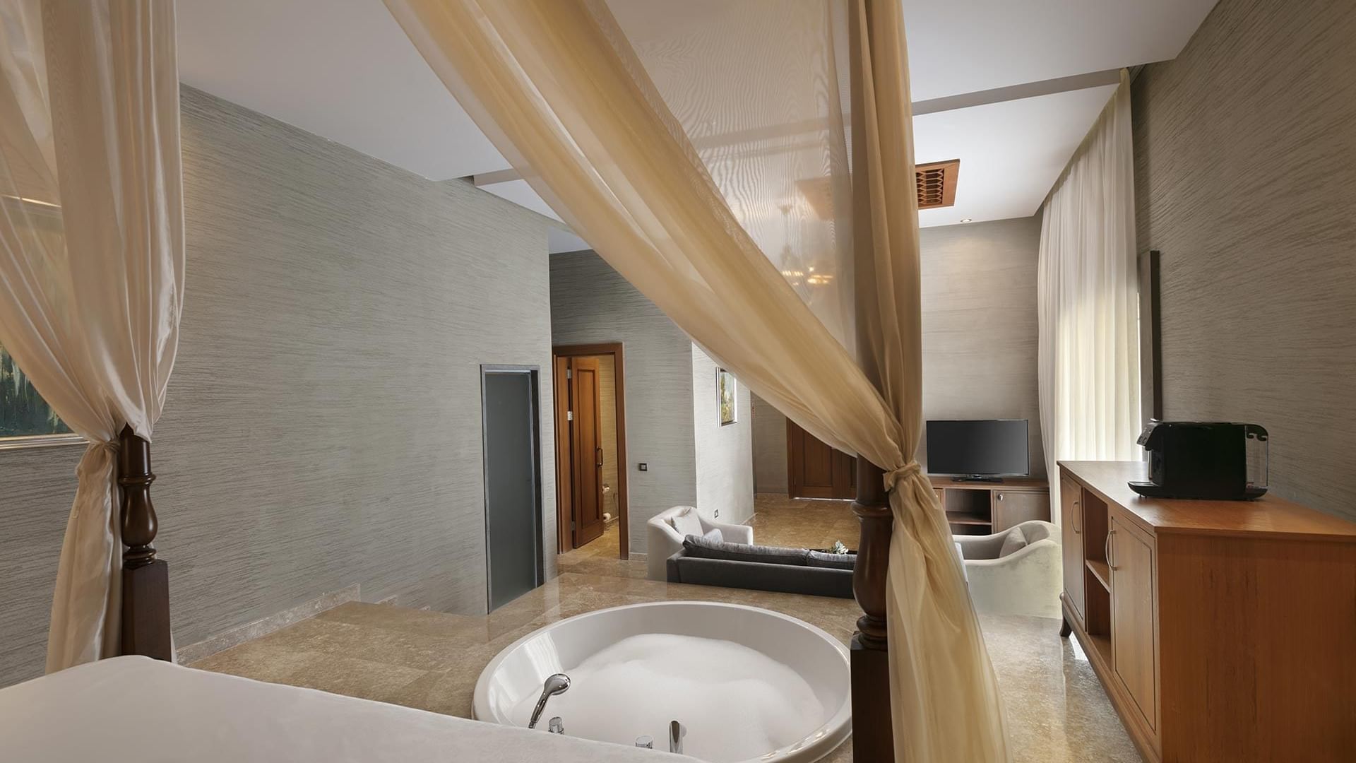 Ottoman Spa Suite в Titanic Deluxe Golf Belek — восточная роскошь и абсолютный комфорт.