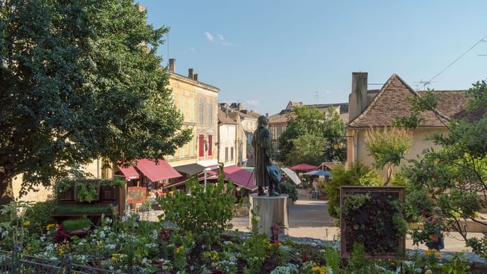 View of the hotel & the garden at de Bordeeaux Bergerac