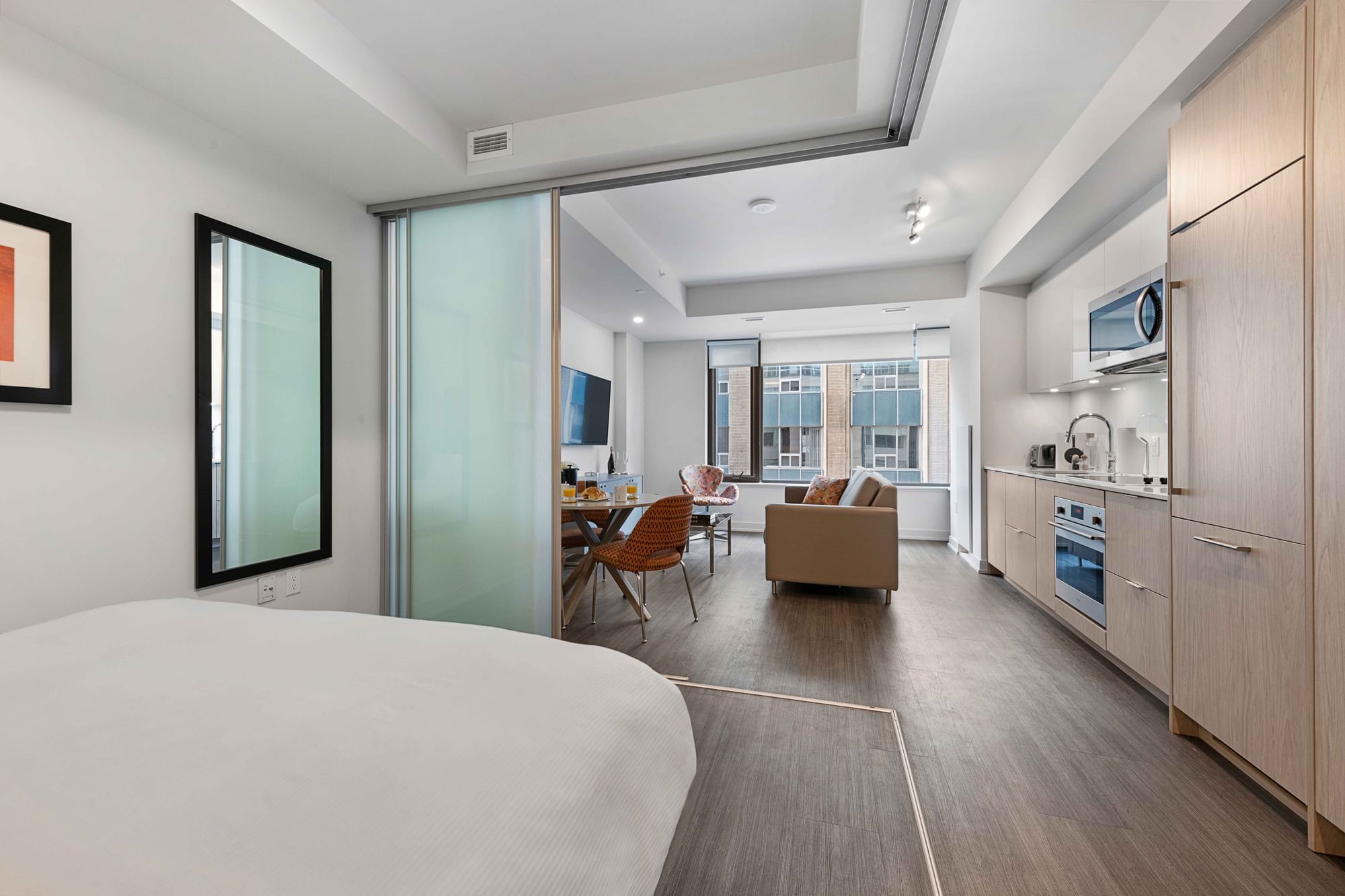 Executive One-Bedroom Sparks | reStays Ottawa
