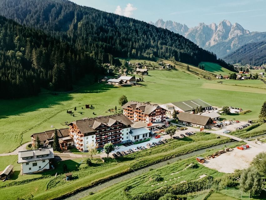 Vitalhotel Gosau im Sommer