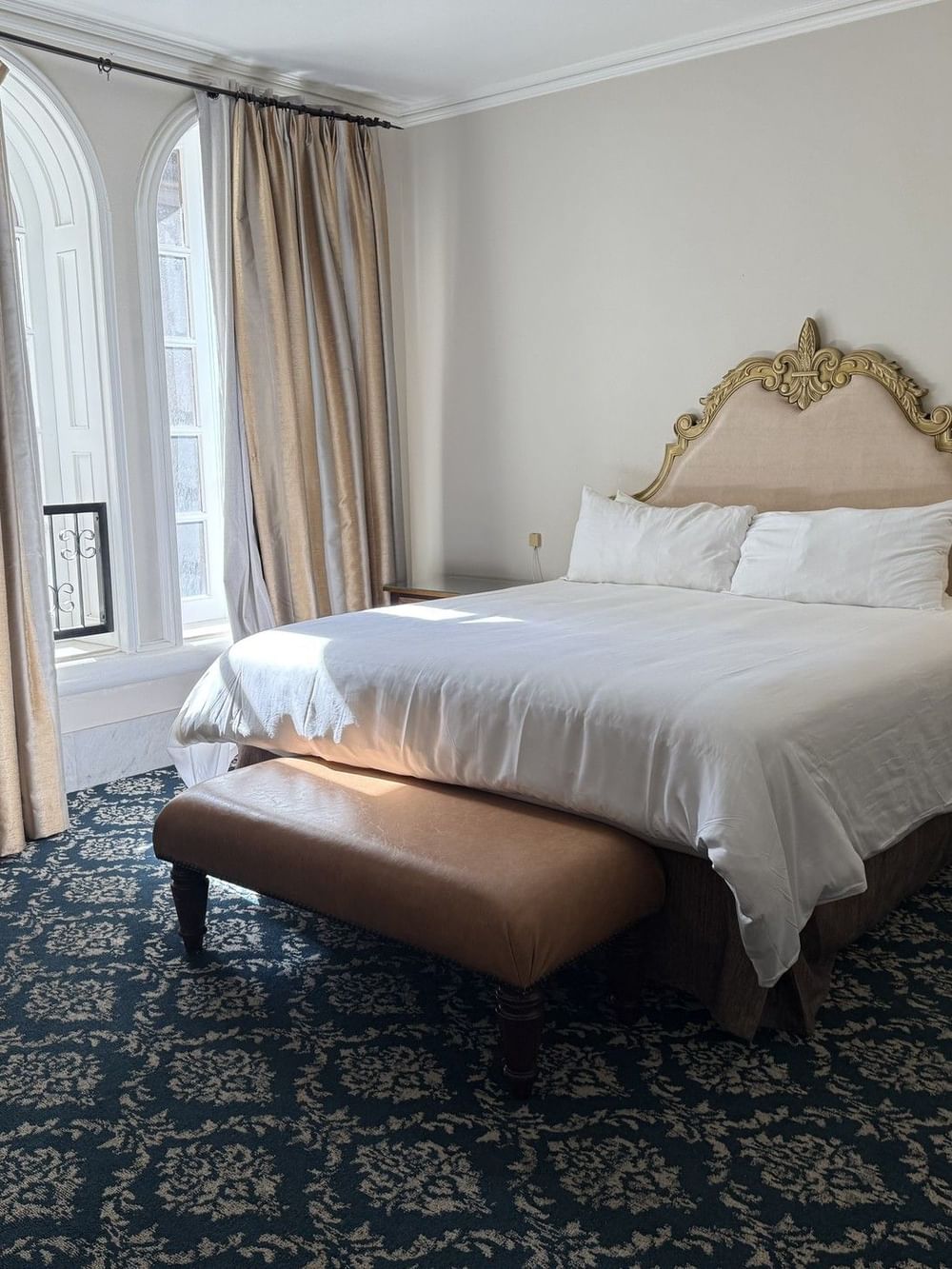 Deluxe One King Bed ADA Accessible