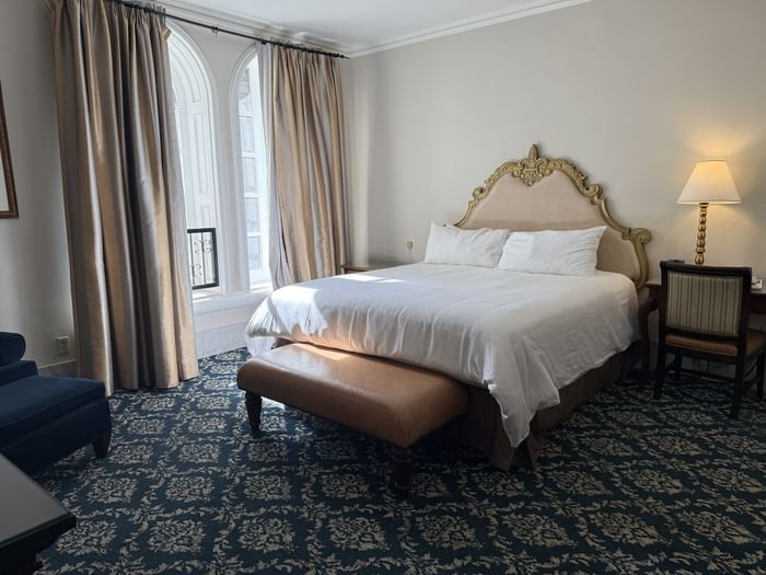 Deluxe One King Bed ADA Accessible