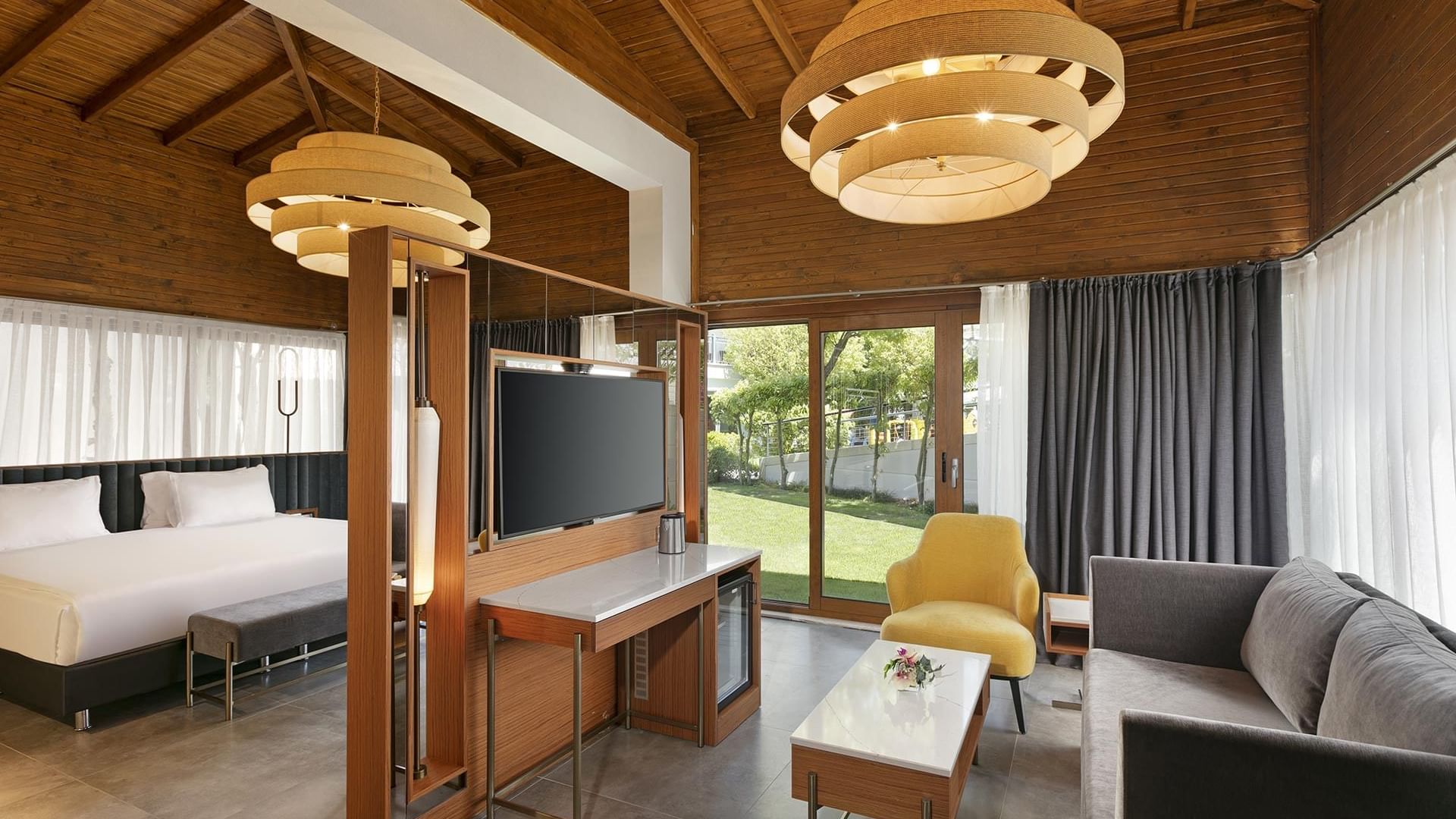 Bali House Garden в Titanic Deluxe Golf Belek — гармония уюта и природы.