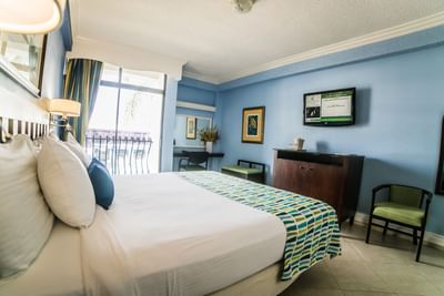 king bed with view of tv