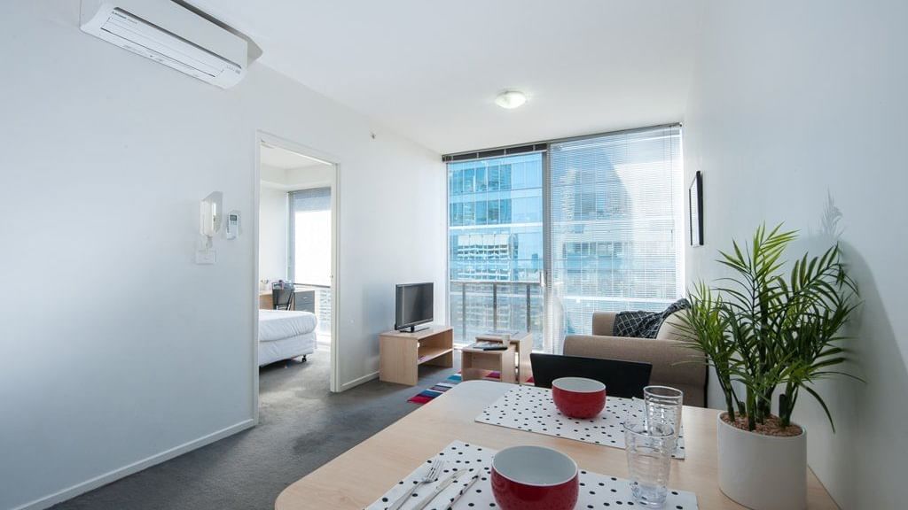 2 bedroom large apartment - dining & living area