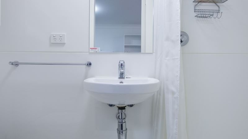 UniLodge @ ANU – Lena Karmel Lodge_Studio Bathroom