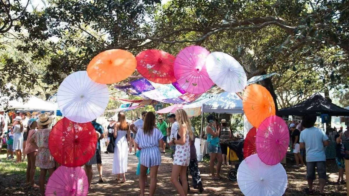 Entrance to Avoca Beach Markets near Pullman Magenta Shores