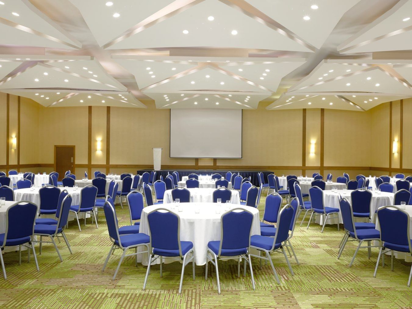 Banquet setup in a Stelaris II room at the FA Guadalajara