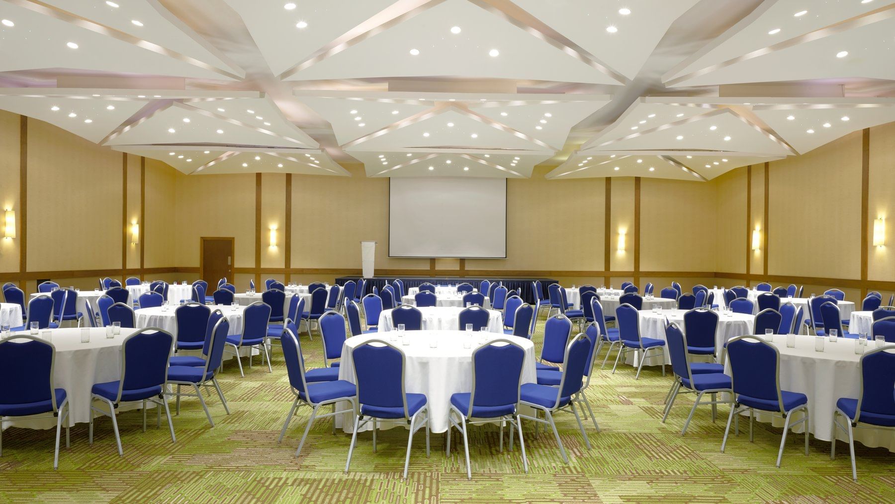 Banquet Table setup in Stelaris Meeting Room at FA Guadalajara
