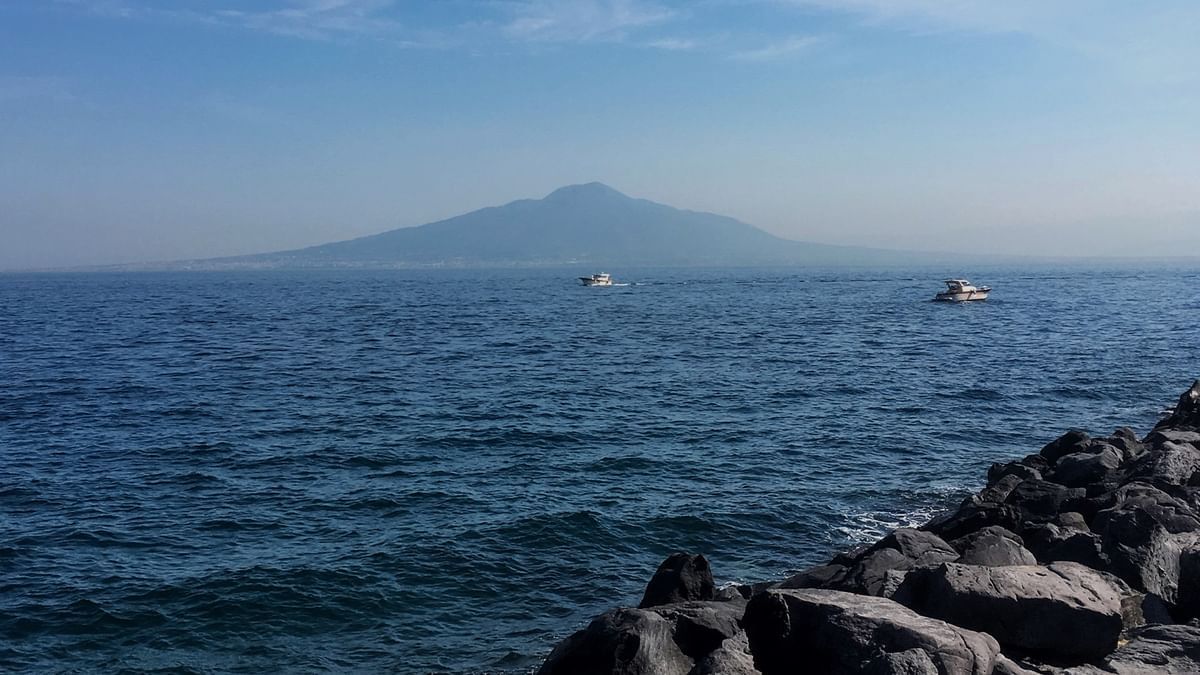 Filmic Naples: A Novel Tour around Town