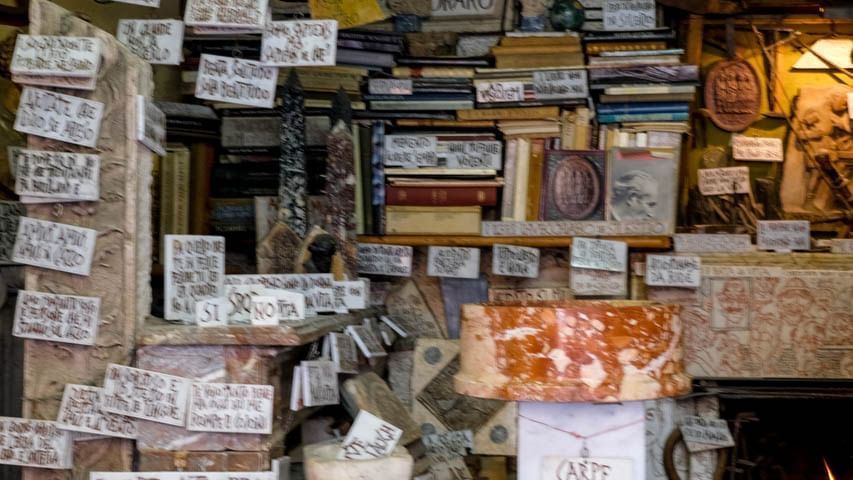 Display sign boards in Il Marmoraro near Rome Luxury Suites