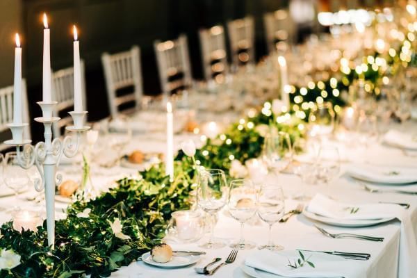 Incorporating fairy lights in floral table decor a great new years eve wedding idea