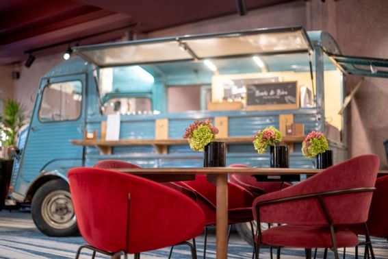 Foodtruck & table setting at Hotel Hubert Brussels